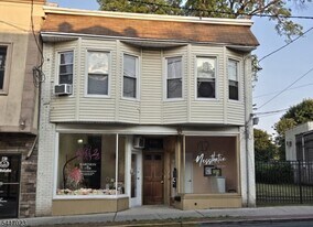 232 Stuyvesant Ave in Lyndhurst, NJ - Building Photo