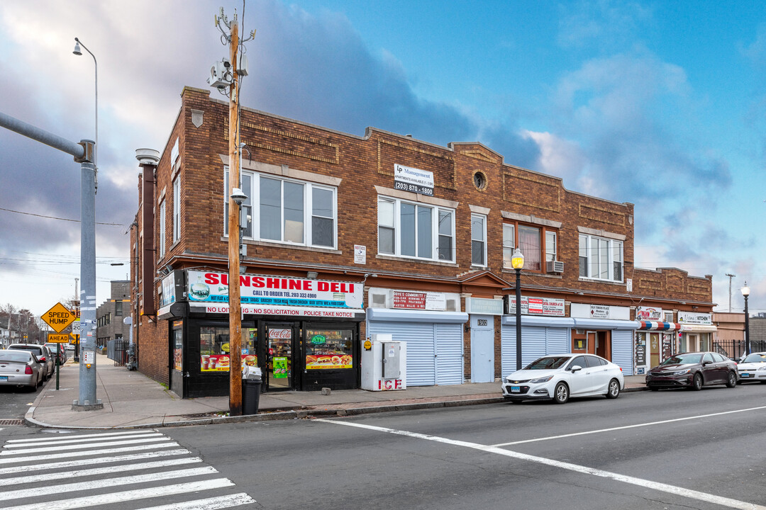 1294 Stratford Ave in Bridgeport, CT - Building Photo