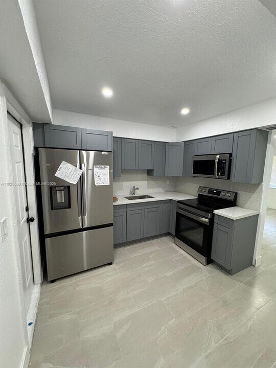 6304 Buchanan St in Hollywood, FL - Building Photo