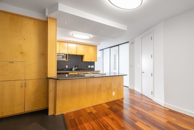 65 E India Row in Boston, MA - Building Photo - Building Photo