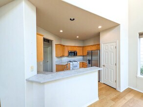 2407 NE Mocha Way in Hillsboro, OR - Foto de edificio - Building Photo