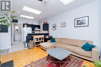804 Queen St E in Toronto, ON - Building Photo - Building Photo