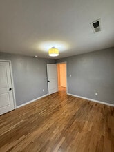 1325 Garrison Ave in Port Orchard, WA - Foto de edificio - Building Photo