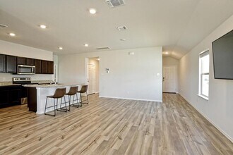 508 Wyatt Wy in Jarrell, TX - Building Photo - Building Photo