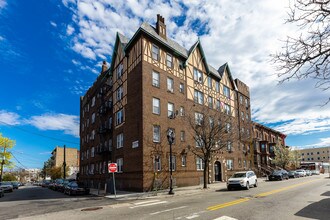 Blue Pond Realty in Jersey City, NJ - Foto de edificio - Building Photo