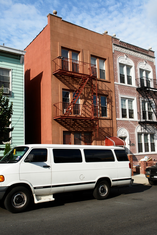 204 23rd St in Brooklyn, NY - Foto de edificio - Building Photo