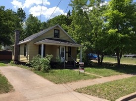 425 Summit St in Marquette, MI - Building Photo