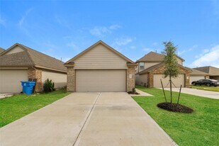22445 Clear Castle Dr in Porter, TX - Building Photo