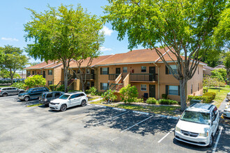 Bella Grand Condos in Pembroke Pines, FL - Building Photo - Primary Photo