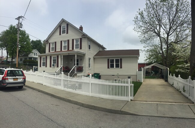 78 Catherine St, Unit 1 in Beacon, NY - Building Photo - Building Photo