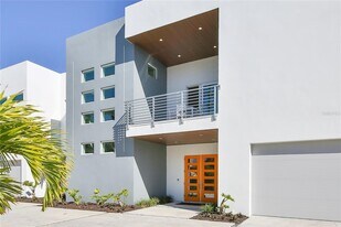 3939 Higel Ave in Siesta Key, FL - Building Photo