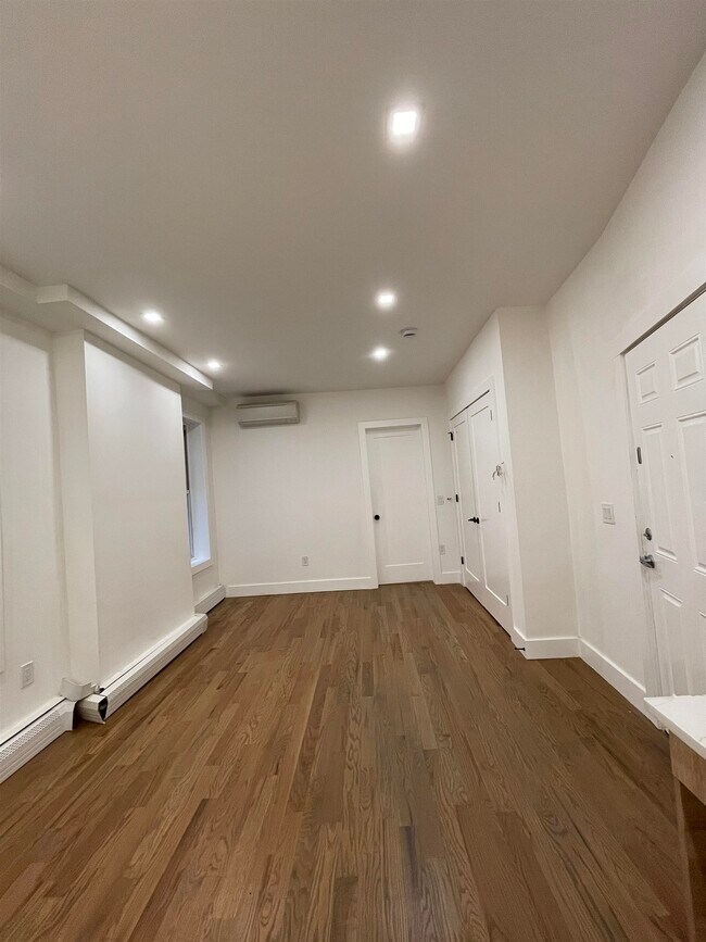 232 Van Horne St in Jersey City, NJ - Building Photo - Building Photo