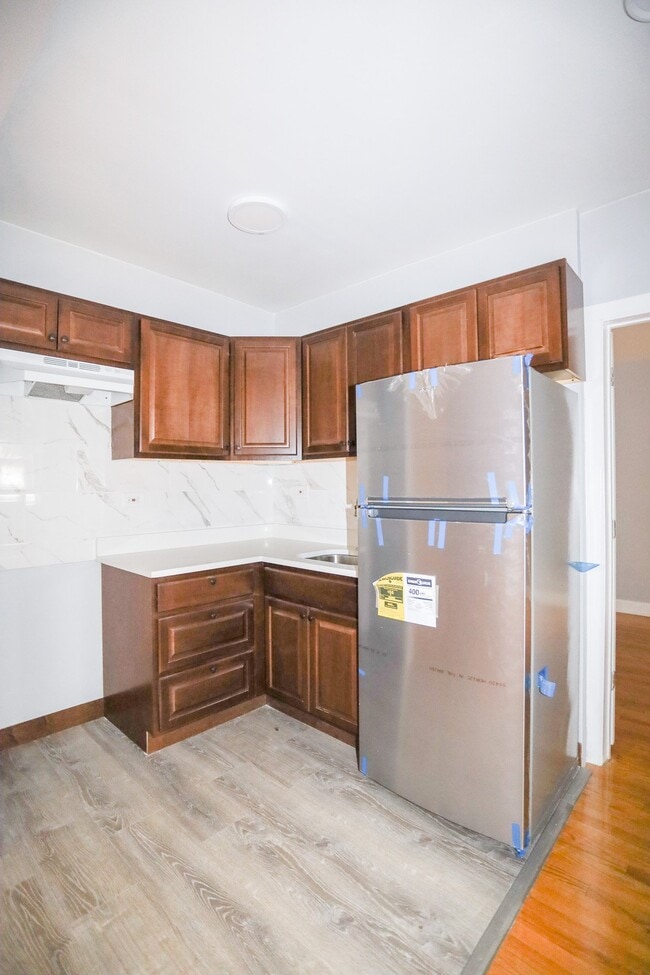 6956 N Ashland Ave, Unit 2