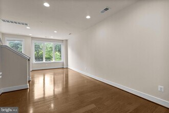 10413 Fernwood Rd, Unit 1524 in Bethesda, MD - Building Photo - Building Photo
