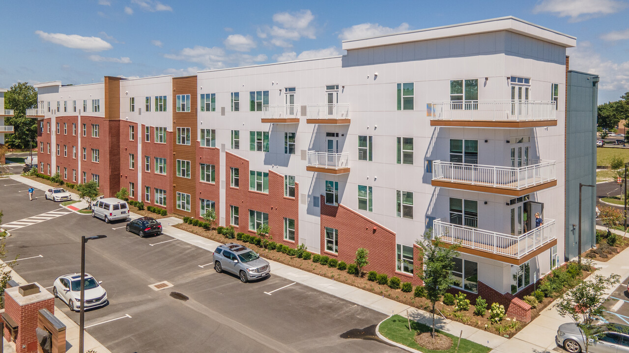 Ellipse Urban Apartments in Hampton, VA - Foto de edificio