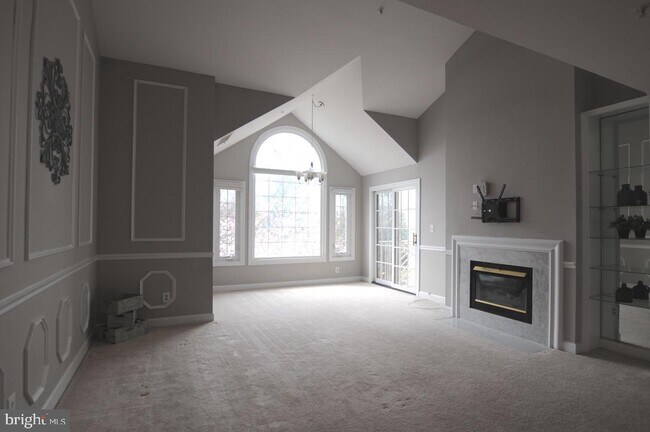 12205 Fairfield House Dr-Unit -611B in Fairfax, VA - Building Photo - Building Photo