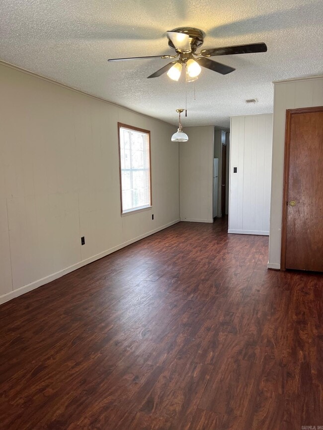 213 Oak Ln in Little Rock, AR - Building Photo - Building Photo