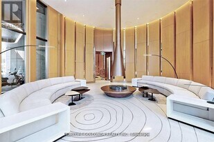 11 Wellesley St W in Toronto, ON - Building Photo