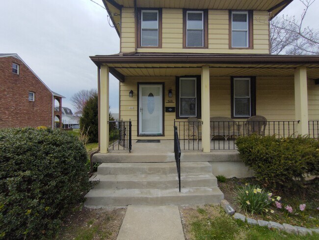 2029 Walnut St, Unit 2 - 2nd Floor in Holmes, PA - Building Photo - Building Photo