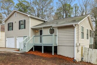 4173 Woodcrest Dr in Powder Springs, GA - Foto de edificio - Building Photo