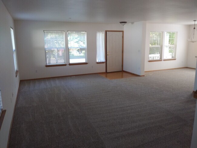 2807 McNeil St in Dupont, WA - Building Photo - Building Photo