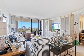 3598 Yacht Club Dr in Aventura, FL - Foto de edificio - Building Photo