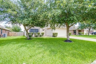 8310 Coriander Ln in Baytown, TX - Foto de edificio - Building Photo