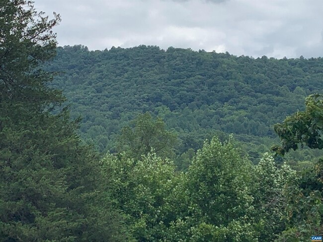 3445 Simmons Gap Rd in Free Union, VA - Foto de edificio - Building Photo