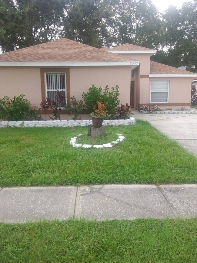 2599 Chatham Cir