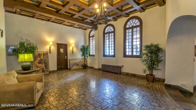 400 Deal Lake Dr in Asbury Park, NJ - Building Photo - Building Photo