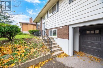 406 Tamarack Dr in Waterloo, ON - Building Photo - Building Photo