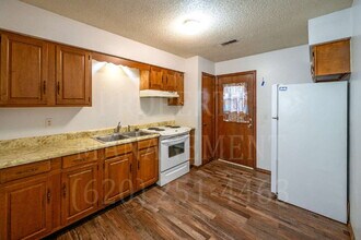 901 Harding St in Coffeyville, KS - Building Photo - Building Photo