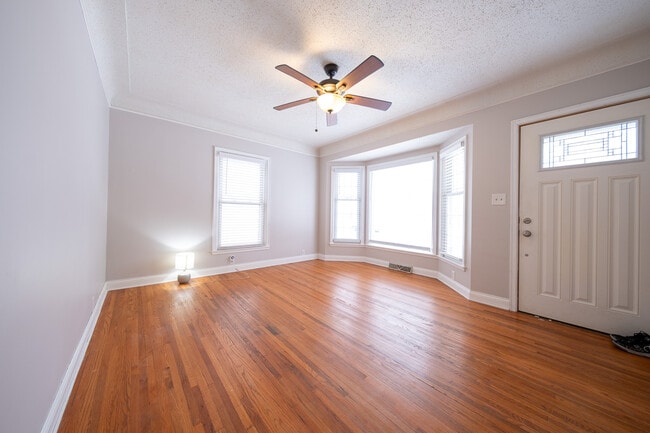 3531-2 1/2 2 1/2 St NE in Minneapolis, MN - Building Photo - Building Photo