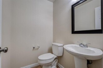 2338 Kingsway Dr in Arlington, TX - Building Photo - Building Photo