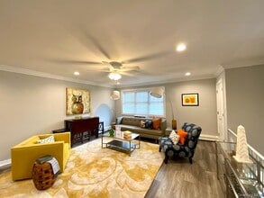 93 Carole Ct in Massapequa, NY - Building Photo - Building Photo