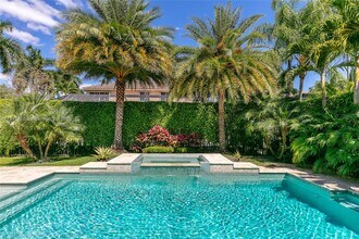 2564 Jardin Ct in Weston, FL - Building Photo - Building Photo
