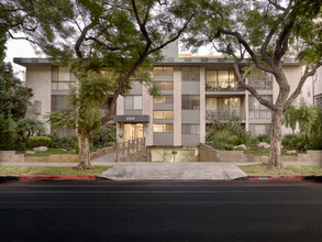 Oakhurst 90210 Apartments in Beverly Hills, CA - Foto de edificio - Building Photo