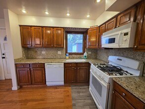 2420 63rd St in Downers Grove, IL - Building Photo - Building Photo