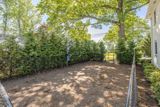 Lynn Apartments in Bridgeport, CT - Foto de edificio - Building Photo