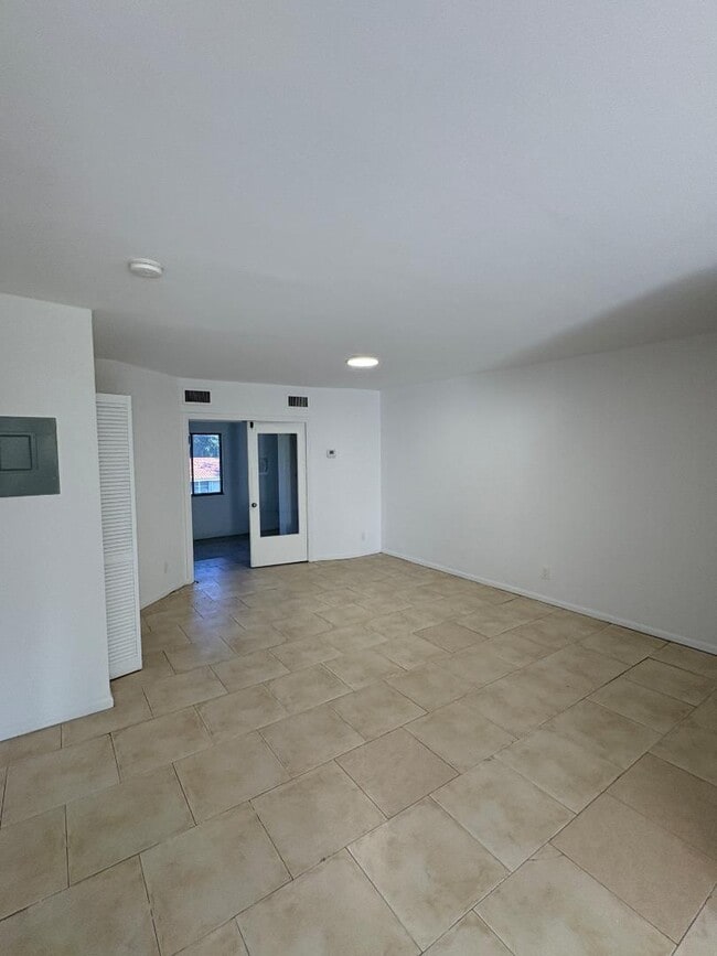 627 NE 6th Ave in Boynton Beach, FL - Building Photo - Building Photo