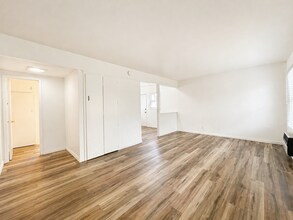 118 W 3rd St in San Dimas, CA - Building Photo - Building Photo