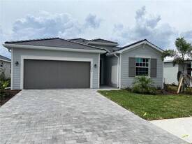 11370 Burgundy Dr in Venice, FL - Building Photo