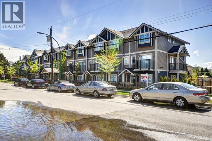 7168 Stride Ave in Burnaby, BC - Building Photo