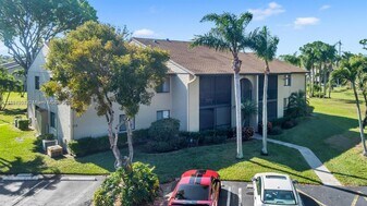 512 Shady Pine Way in Greenacres, FL - Building Photo