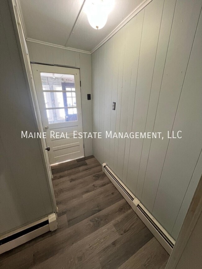 8 Winter St-Unit -2 in Fairfield, ME - Building Photo - Building Photo