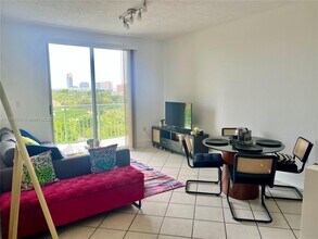 3500 Coral Way, Unit 803 in Coral Gables, FL - Building Photo - Building Photo