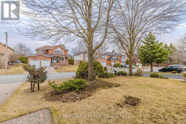 42 Rosenfeld Crescent in Ottawa, ON - Building Photo - Building Photo