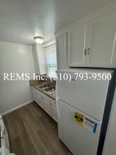 8924 S Ramsgate Ave in Los Angeles, CA - Building Photo - Building Photo