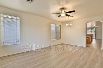 12678 W Hollyhock Dr in Avondale, AZ - Building Photo - Building Photo