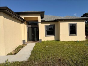941 Columbus Blvd in Lehigh Acres, FL - Building Photo - Building Photo